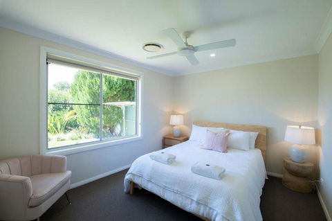 Regand Retreat - Luxurious Family Home, Pool - Tourism Gold Coast 1