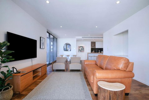Regatta Hideaway - A Breezy Balcony Residence - Tourism Gold Coast 3