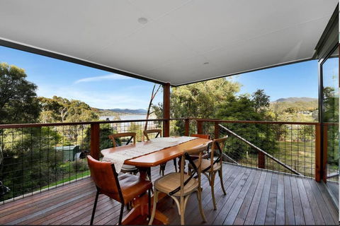 Relax At Goughs Bay - Tourism Gold Coast 0