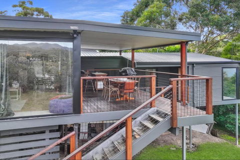 Relax At Goughs Bay - Tourism Gold Coast 3