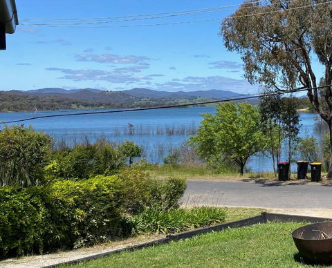 Relax In The Spa With Views Opposite Lake Eildon - Tourism Gold Coast 0