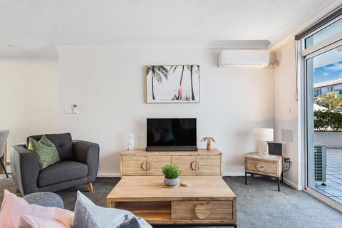 Relaxation Awaits At Runaway Cove - Tourism Gold Coast 3
