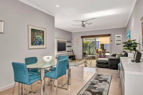 Relaxing Getaway Steps From Grange Beach - Tourism Gold Coast 0