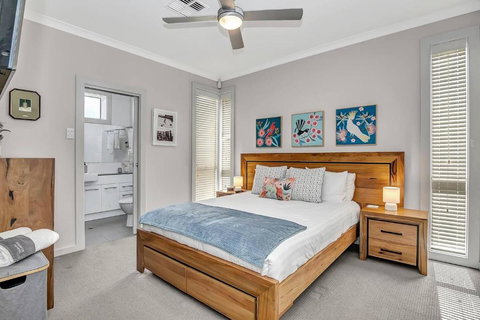 Relaxing Getaway Steps From Grange Beach - Tourism Gold Coast 3