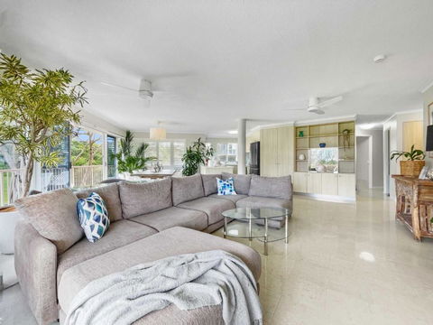 Relaxing Ocean View Apartment In Buddina - Tourism Gold Coast 0