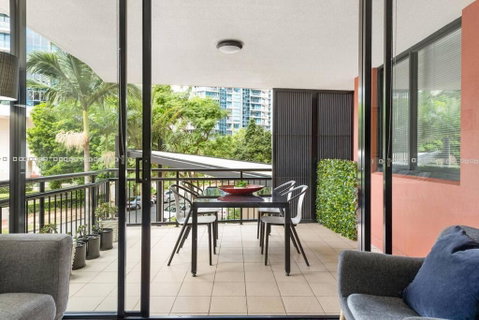 Resort Living - 10mins CBD - 2Bed / 2Bath / 1Car - Tourism Gold Coast 1