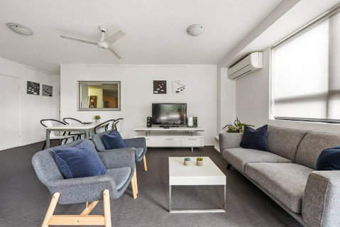 Resort Living - 10mins CBD - 2Bed / 2Bath / 1Car - Tourism Gold Coast 3