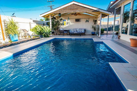 Resort On Morgan With Beautiful Private Pool, Pet Friendly - Tourism Gold Coast 0