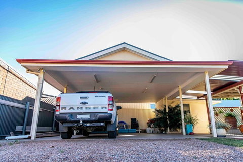 Resort On Morgan With Beautiful Private Pool, Pet Friendly - Tourism Gold Coast 1