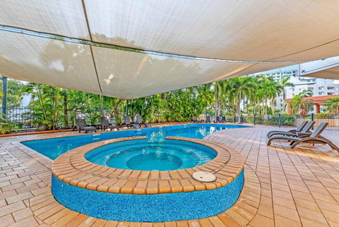 Resort Style King Pad With Sparkling Sea Views - Tourism Gold Coast 1