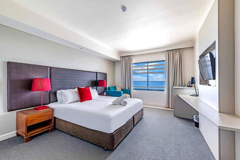 Resort Style Living In An Oceanview King Suite - Tourism Gold Coast 0
