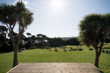 Retreat By The River - Views Wi-fi & Parking - Tourism Gold Coast 2