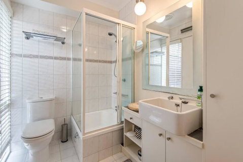 Retreat On George - Tourism Gold Coast 1
