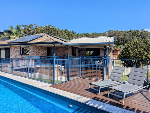 Retreat To Marlin - Tourism Gold Coast 0