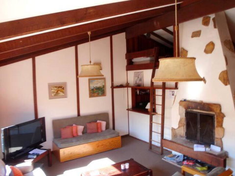 Retro 2 Bedroom Apartment - Tourism Gold Coast 0