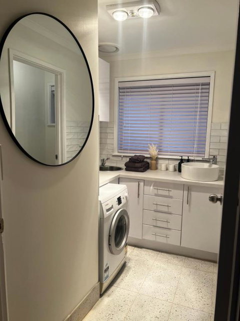 River End Unit Near Parkland - Tourism Gold Coast 1