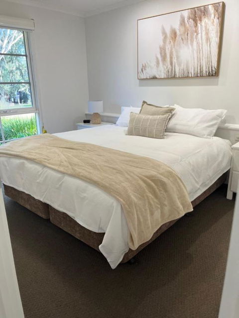 River Frontage Unit Moama - Tourism Gold Coast 1