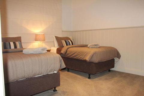 River Rock Cottage Centrally Located And Dog Friendly - Tourism Gold Coast 2