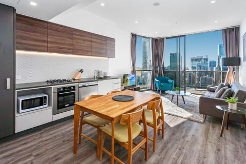 River-View Unit With Rooftop Pool Near Museums - Tourism Gold Coast 1