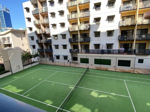 RIVERSIDE CITY VIEW PARKING NETFLIX WIFI WINE FREE - Tourism Gold Coast 3