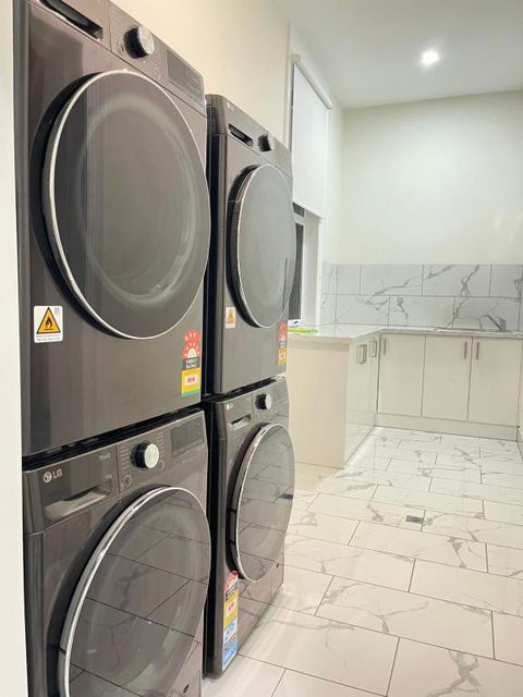 Riverside Hotel - Tourism Gold Coast 3