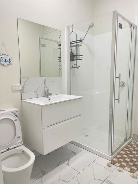 Riverside Hotel - Tourism Gold Coast 2