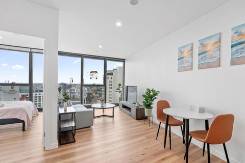 RiverViews 1BR 1BA Skytower Apt With Pool, Gym, Sauna - Tourism Gold Coast 0