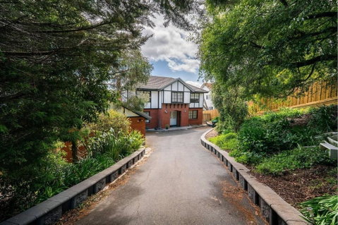 Riveting House With Incredible Water-view At SandyBay - Tourism Gold Coast 0