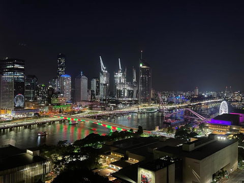 Riverview Haven Prime Spot For NY Fireworks - Tourism Gold Coast 1