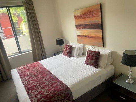 RNR Sturt Holiday Home - Tourism Gold Coast 3
