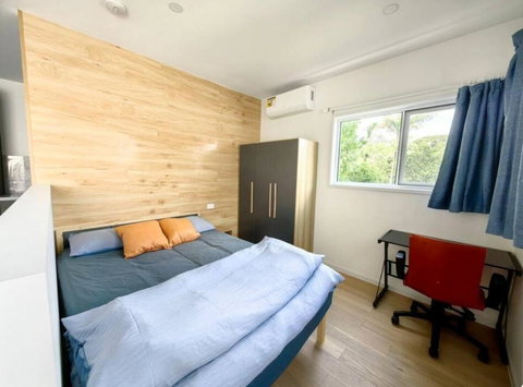 Roger Home - Tourism Gold Coast 0