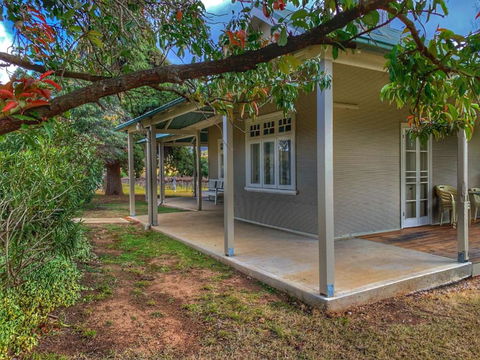 Roma Cottage On Roma Orchard - Tourism Gold Coast 2