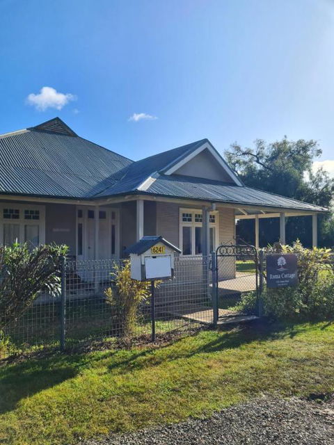 Roma Cottage On Roma Orchard - Tourism Gold Coast 1