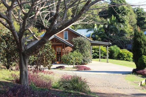 Romantic Lakeview Cottage - Tourism Gold Coast 0