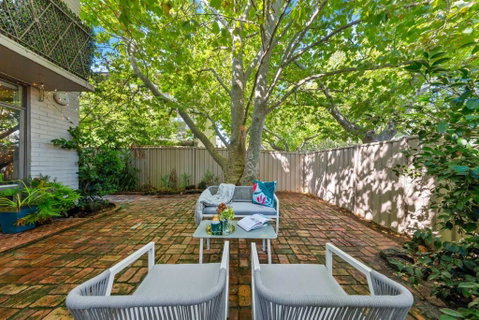 Romantic Retreat With Garden - Tourism Gold Coast 1
