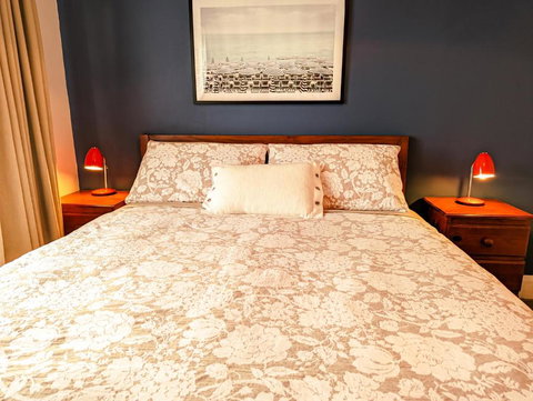 Room @ 88 - Tourism Gold Coast 1