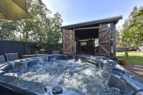 Rose Cottage Studio Romantic Or Solo Getaway. Spa, Games Room - Tourism Gold Coast 0
