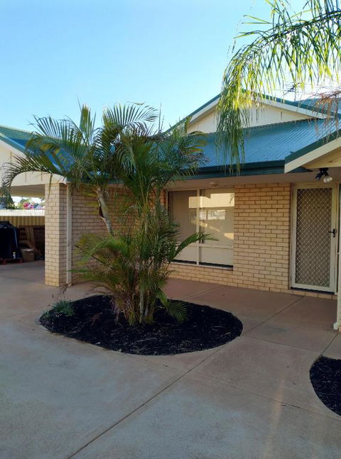 Ross - Tourism Gold Coast 0