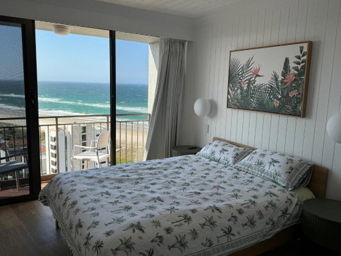 Royal Palm Resort On The Beach - Tourism Gold Coast 1