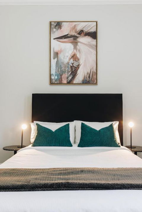 Royal Hotel Wyong - Tourism Gold Coast 1