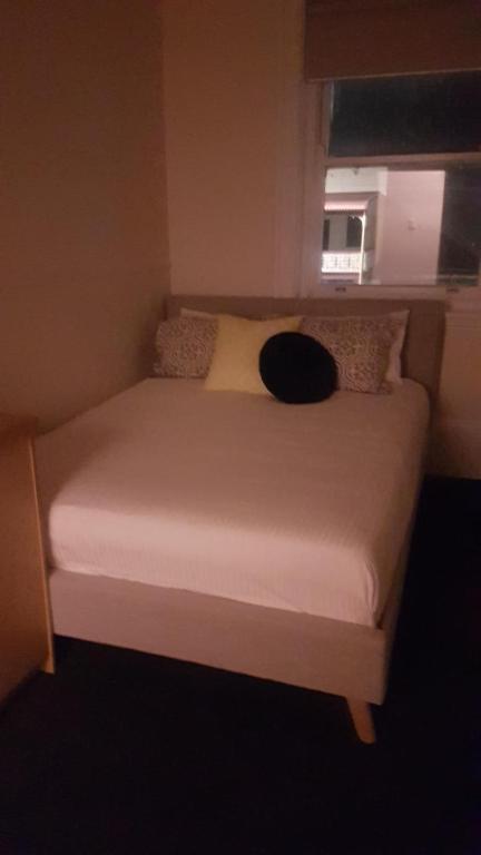 Royal Hotel Yass - Tourism Gold Coast 0