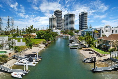 Runaway Bay Waterfront Delight - Tourism Gold Coast 0