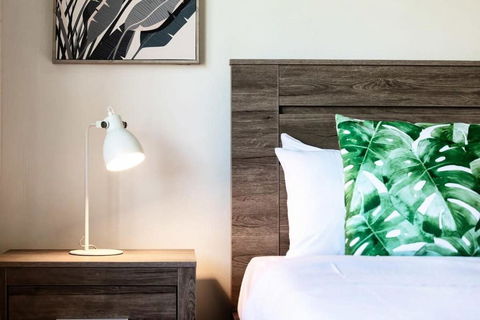 Runaway Bay Waterfront Delight - Tourism Gold Coast 2