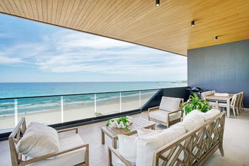 Sable Penthouse At Palm Beach\'s Waterfront with Tourism Gold Coast