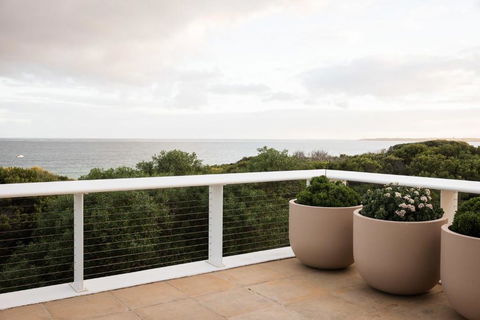 Sagres Queenscliff - Luxury House By The Beach - Tourism Gold Coast 3