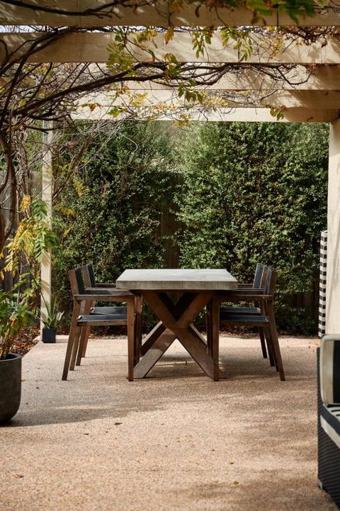 Salt Air Hideaway With Lush Backyard - Gold Coast 1