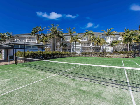 Salt Beachside Resort - Private Apartments By Holiday Management Company - Tourism Gold Coast 1