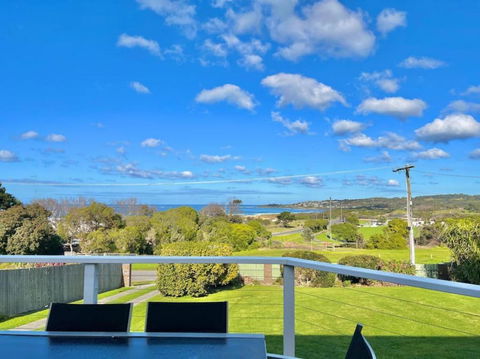 Saltwater Haven - Pets Welcome. Wifi. Amazing View - Tourism Gold Coast 0