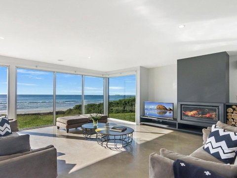 Saltwater Retreat - Tourism Gold Coast 1