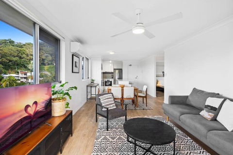 Salty Sea Breeze Apartment 500m To Waters Edge - Tourism Gold Coast 0